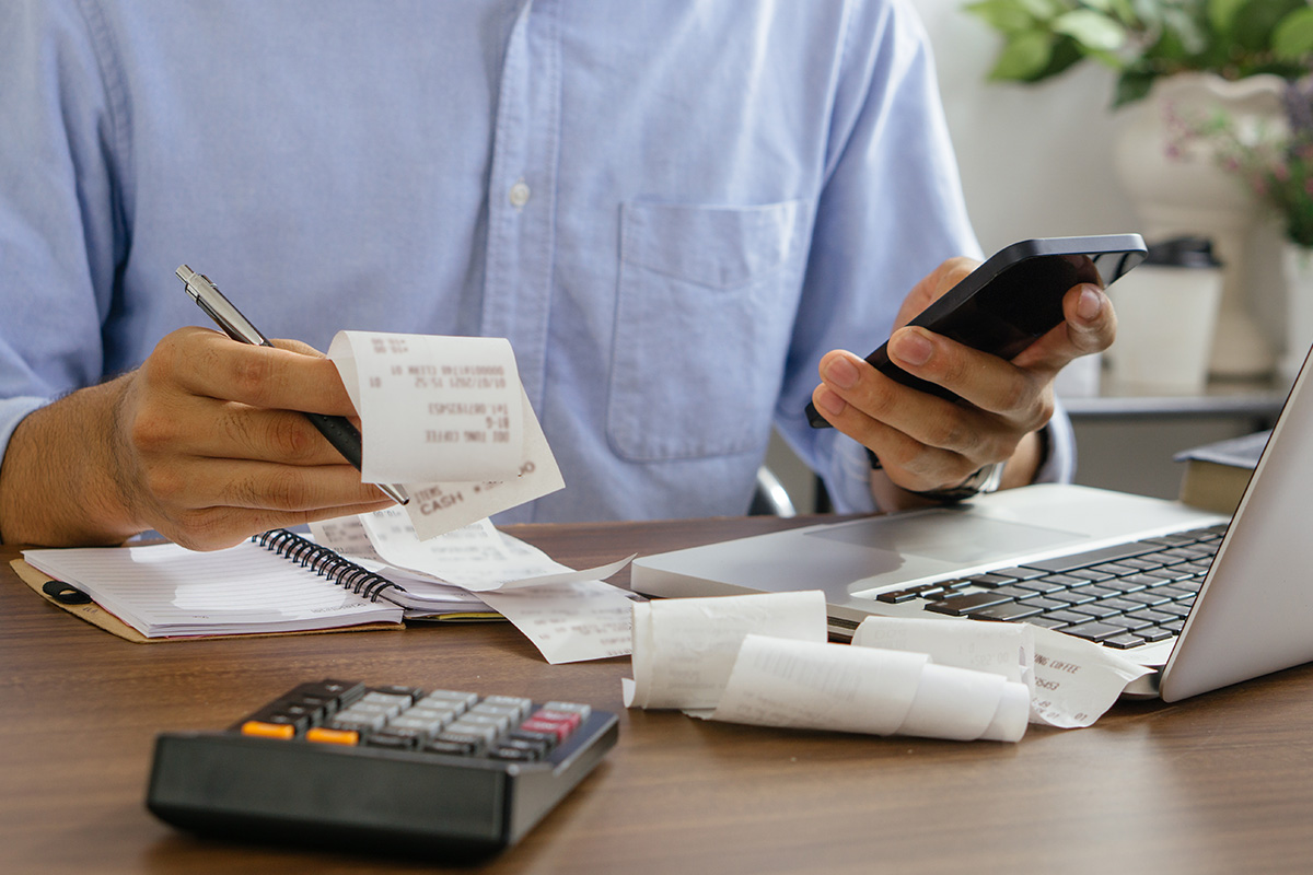El próximo lunes 1 de abril marca el plazo final para la presentación de la declaración anual de personas morales, un paso fundamental para todas las empresas que desean mantenerse en regla con sus obligaciones fiscales y laborales. Esta declaración es mucho más que un simple trámite; es la oportunidad de informar a las autoridades sobre los ingresos, deducciones y transacciones financieras del año anterior, en este caso, del año 2023.